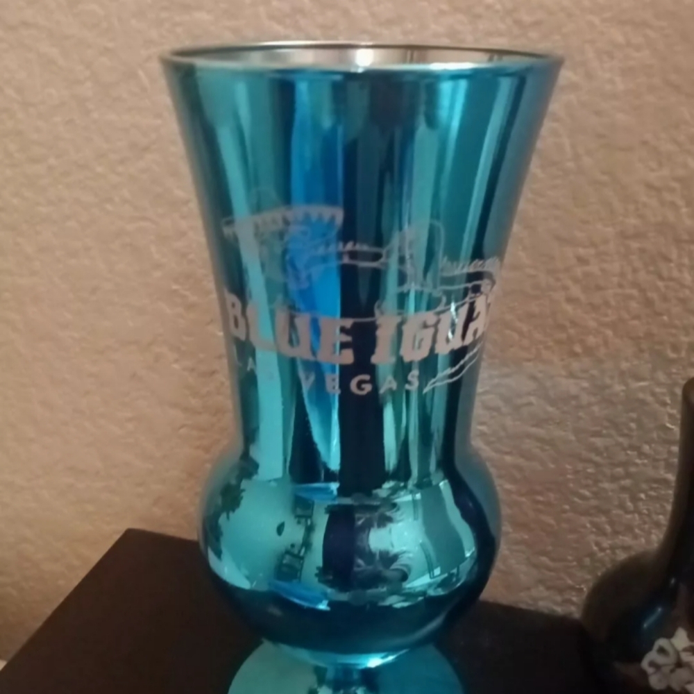 Blue Iguana Las Vegas Mirrored Cocktail Glass/Hurricane Mug